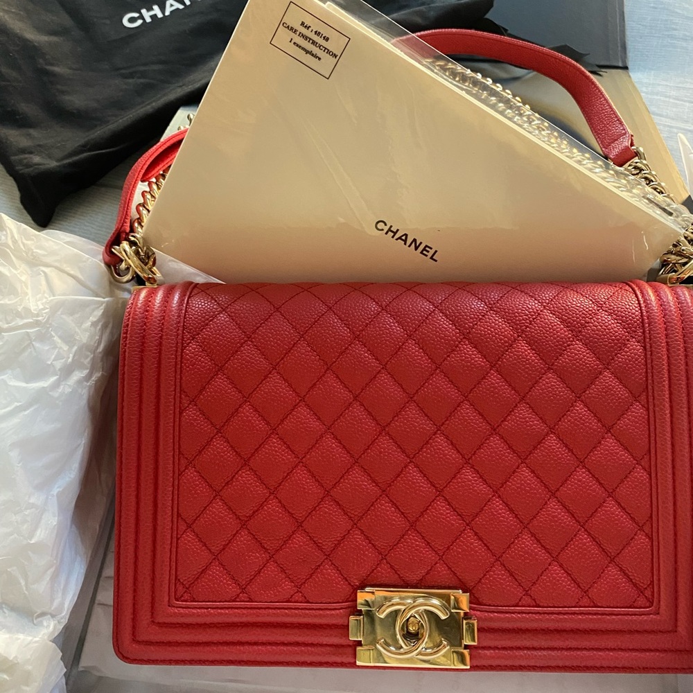 NEAR NEW / EXCELLENT CONDITION CHANEL LARGE QUILTED RED BOY BAG / Gold Hardware